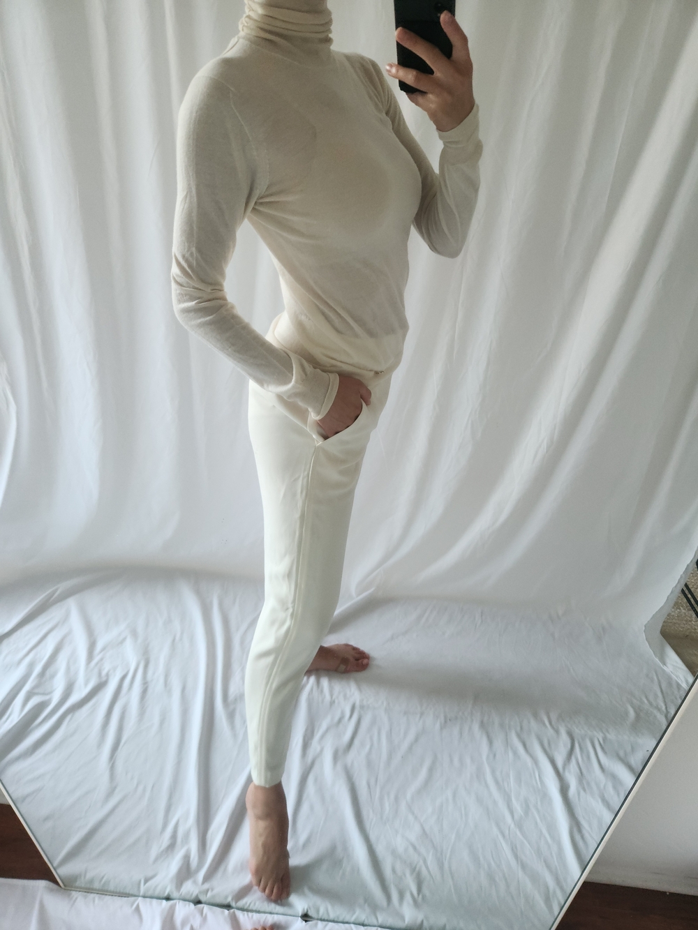 Gucci CASHMERE Cream Turtleneck Sweater fall Winter Designer Chic - Picture 4 of 11